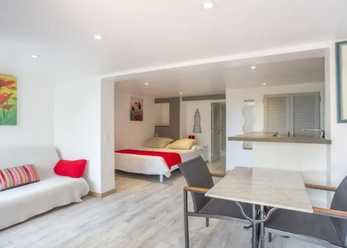 Lou Trelus Hotell